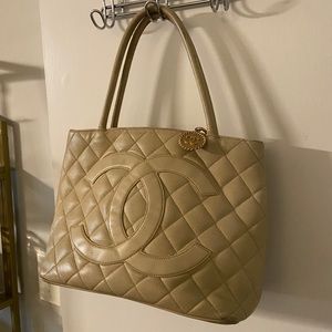 Chanel Tote Bag